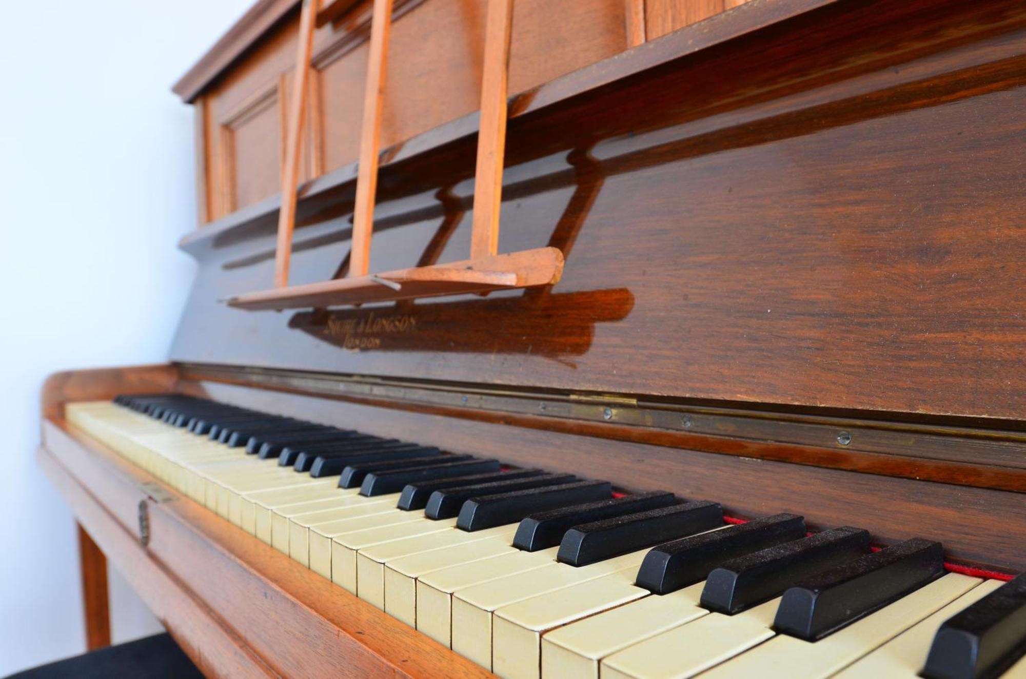 La Chambre Au Piano Tilly-sur-Seulles 外观 照片